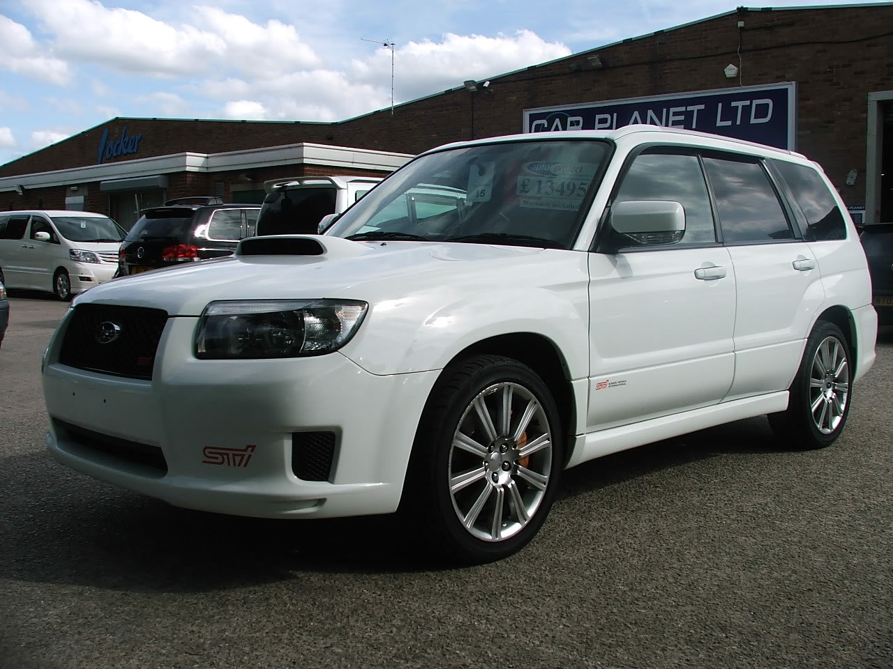 0015subaruforesterwhiteb.jpg