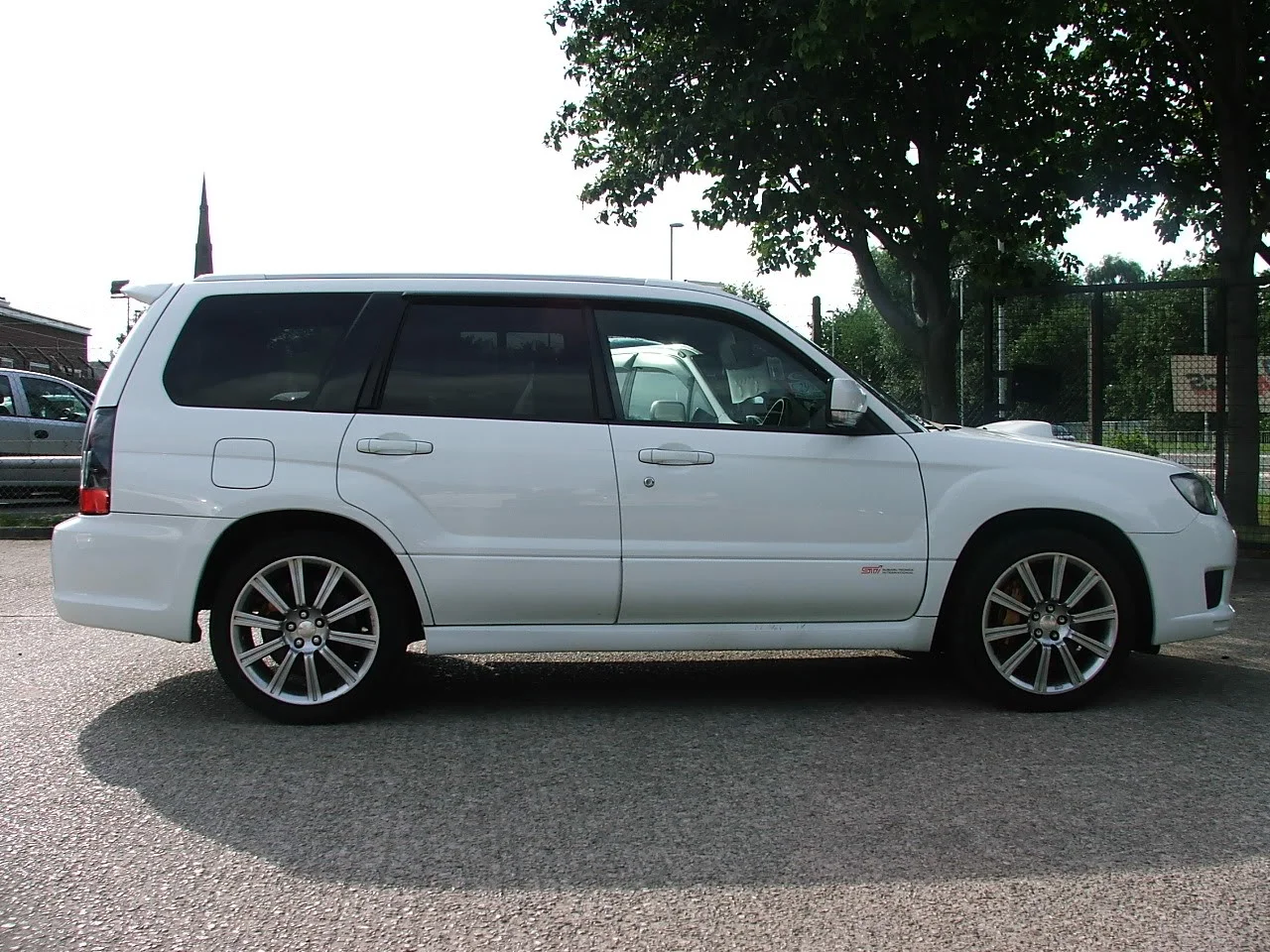 0015subaruforesterwhitee.webp