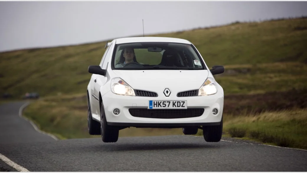 01renaultcliocupcarreview.webp