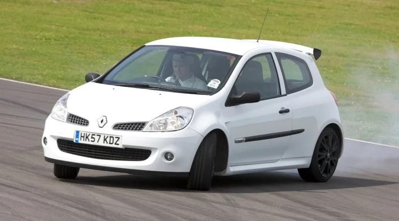 03RenaultClioCupcarreview.webp