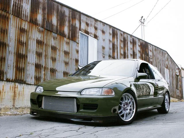 0601ht_01z+1997_Honda_Civic_Hatchback+Driver_Side_Front_View.webp