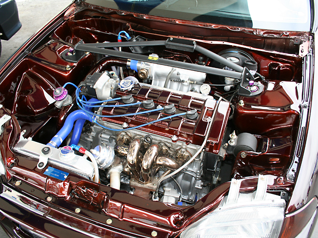 0610_HT_09_Z+Honda_Civic_Hatchback+underhood.jpg