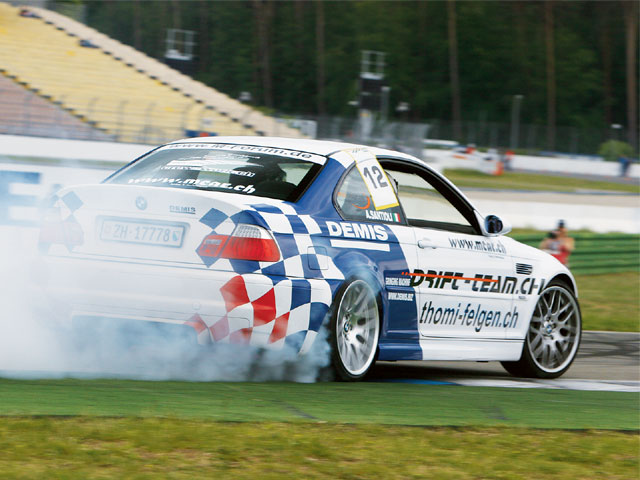 0612ec_16_z+smoking_guns+bmw_m3_drift.jpg