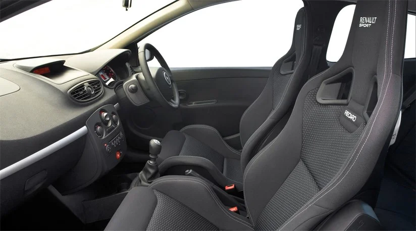 06RenaultClioCupcarreview.webp