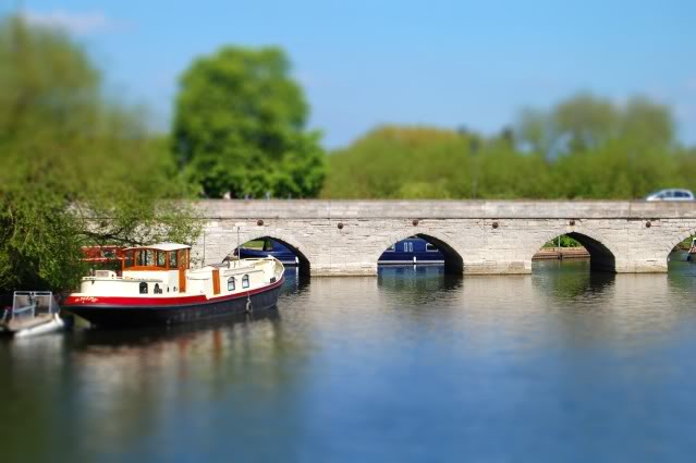 084-tiltshift.jpg 084-tiltshift.jpg