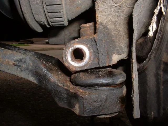 08_pinch%20bolt%20out.webp