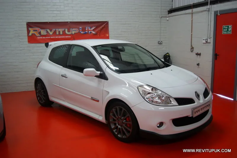 08regclio197white202.webp