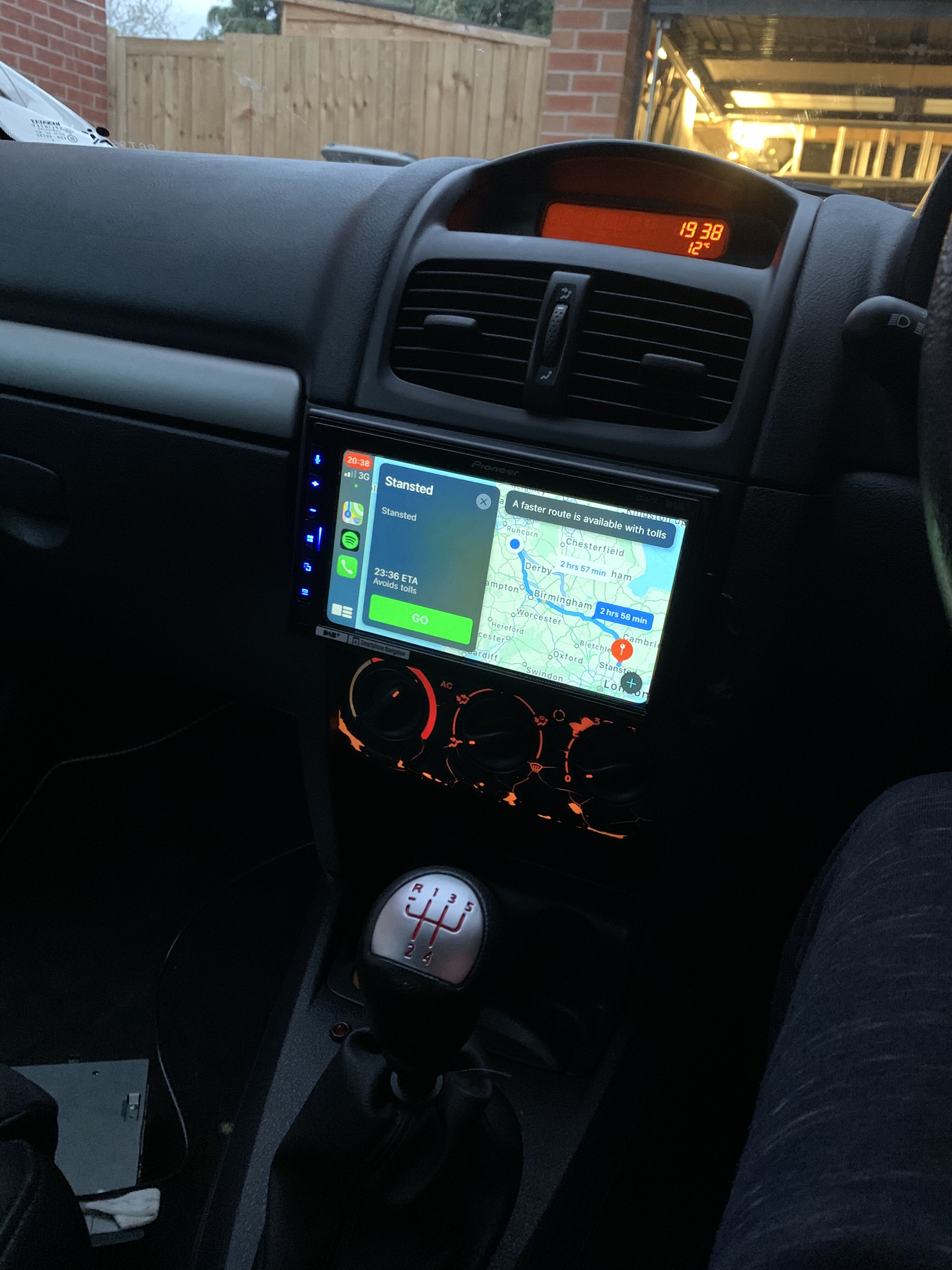 Cheap CarPlay head unit in a Clio 1*2? Here's an option…?