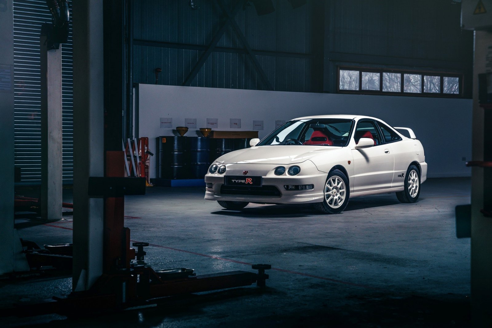 104297_2001_Honda_Integra_Type_R.jpg