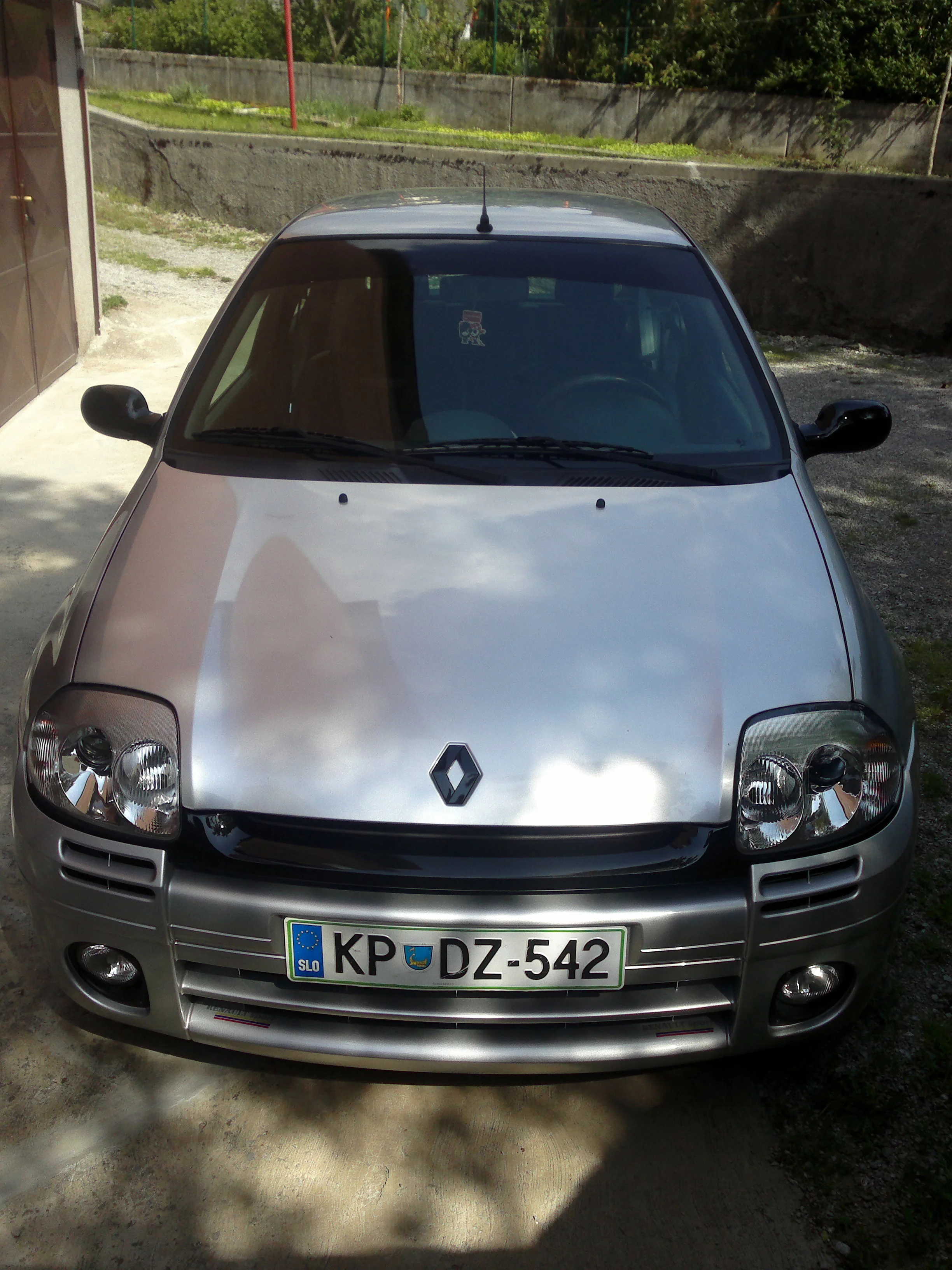 11052012279.webp