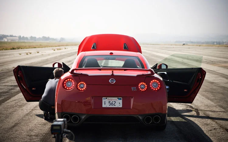 112_0803_02z+2009_nissan_GTR+rear_view.webp