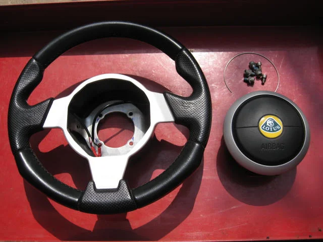 119800d1241645629-fs-elise-steering-wheel-momo-airbag-img_1419.webp