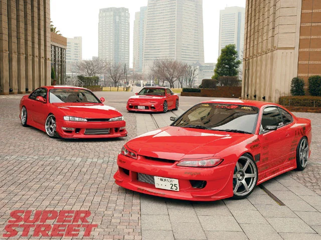 130_0607_03_z+nissan_180sx_silvia_s14_s15+all_three_cars.webp