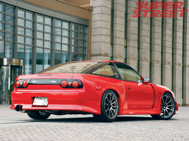 130_0607_05_z+nissan_180sx_silvia_s14_s15+180sx_rear.jpg