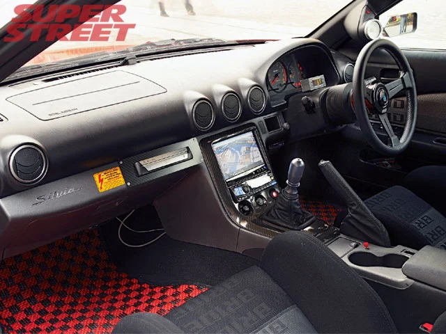 130_0607_08_z+nissan_180sx_silvia_s14_s15+s15_interior.webp
