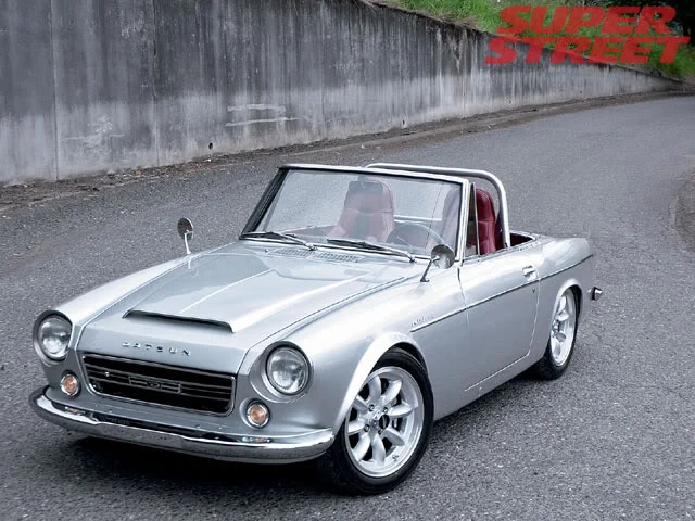 130_0702_12_z1968_nissan_datsun_200.webp