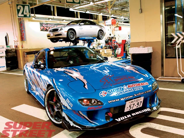 130_0704_03_z+mazda_rx_7_autobacs+front_right_side_view.webp