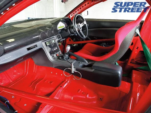 130_0710_011_z_nissan_silviainterior.webp