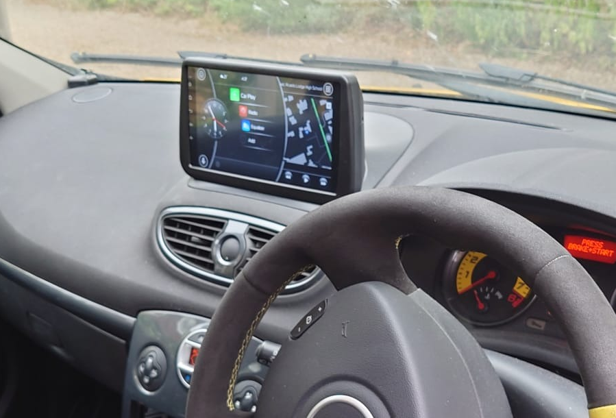 Cheap CarPlay head unit in a Clio 1*2? Here's an option