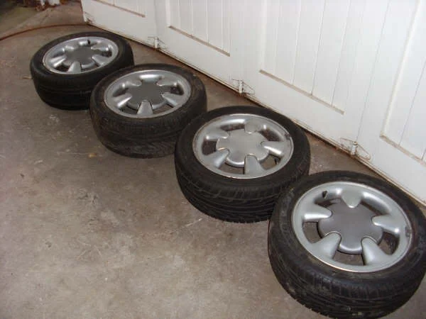 16V_ph2_Wheels_1.webp