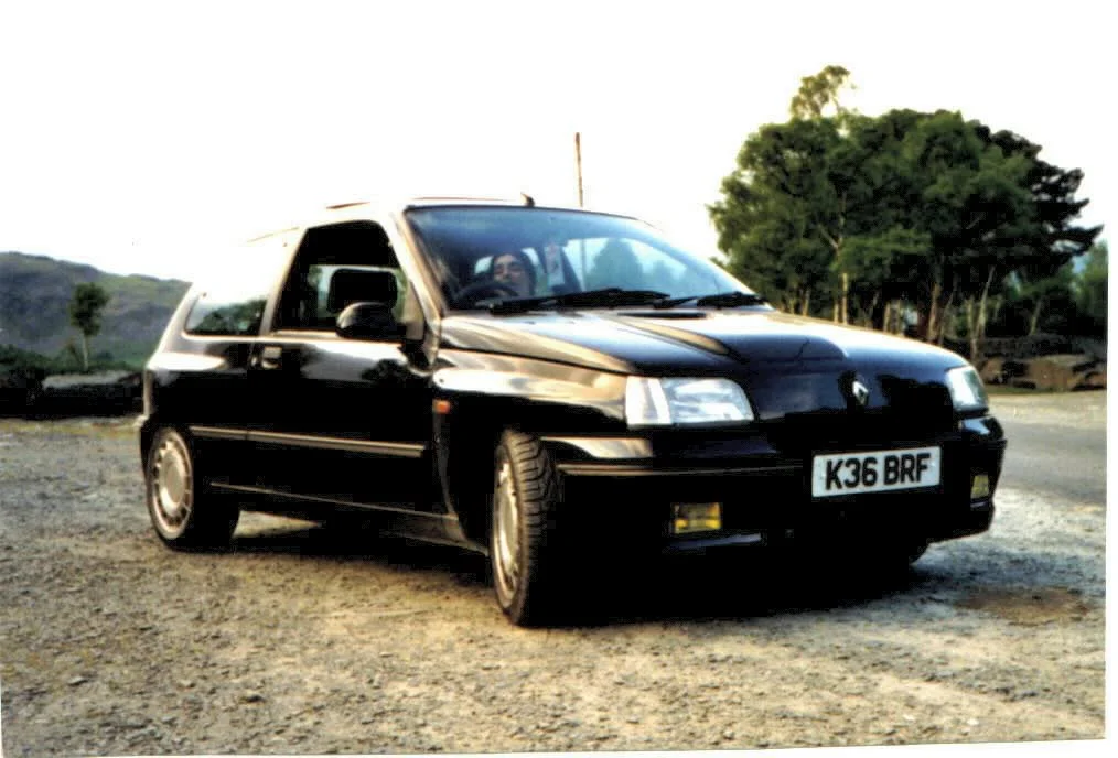 16vblack.webp