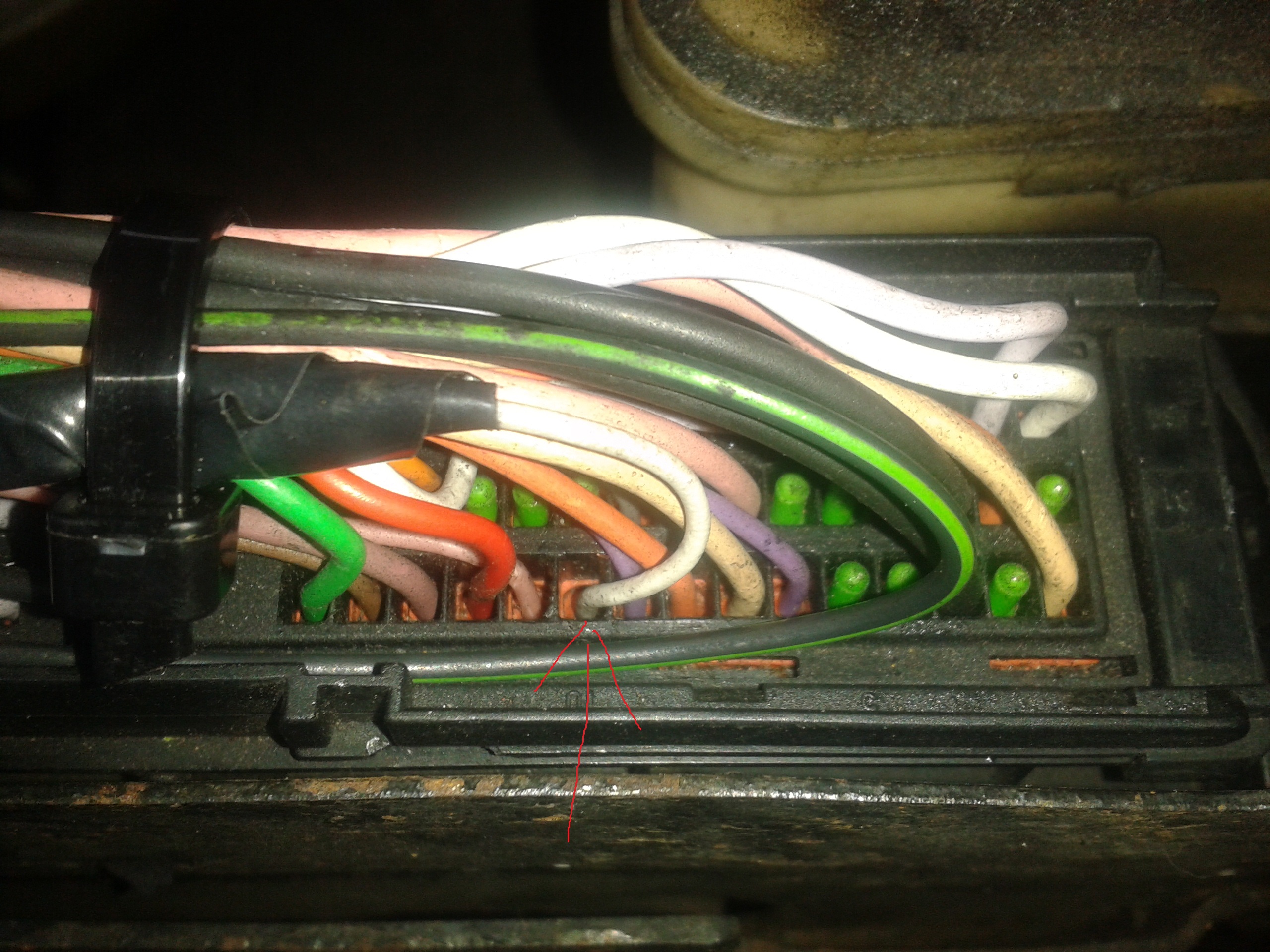172 ECU 12V SUPPLY WIRE a.jpg
