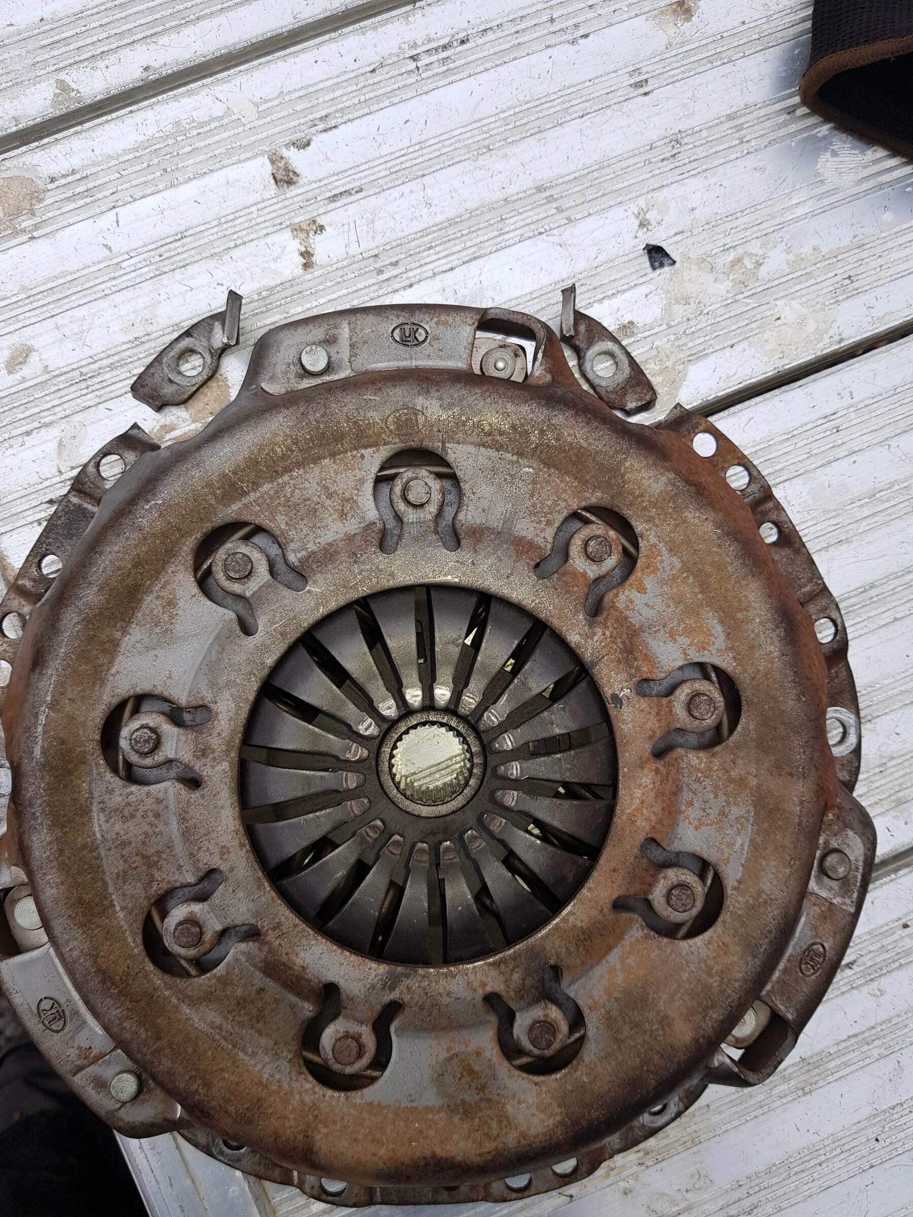 182 clutch1.webp