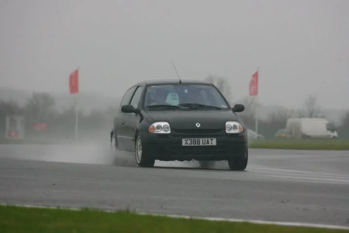 182934_189987144367617_160618670637798_532602_5590628_n.webp