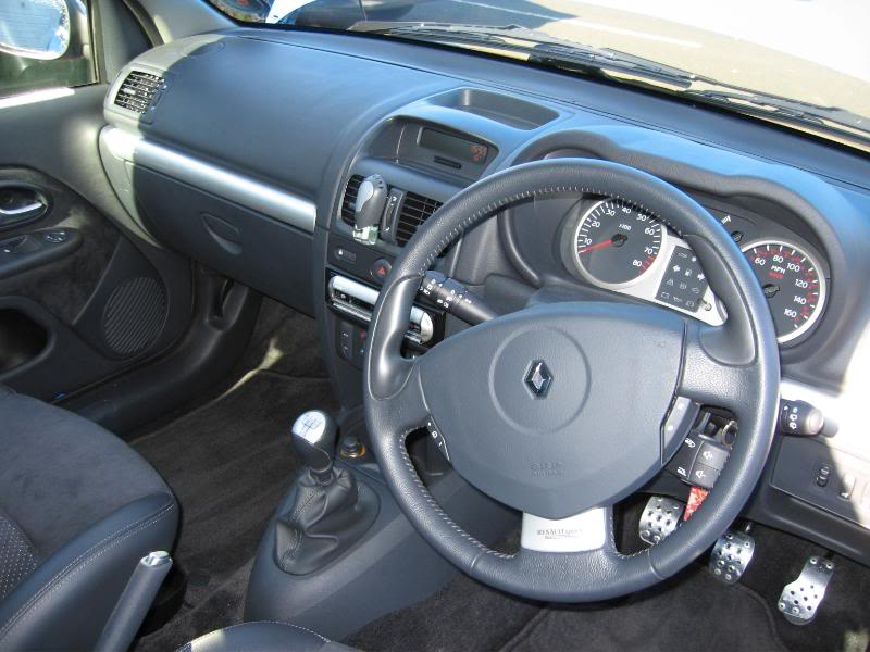 182SonyHU.jpg 182SonyHU.jpg