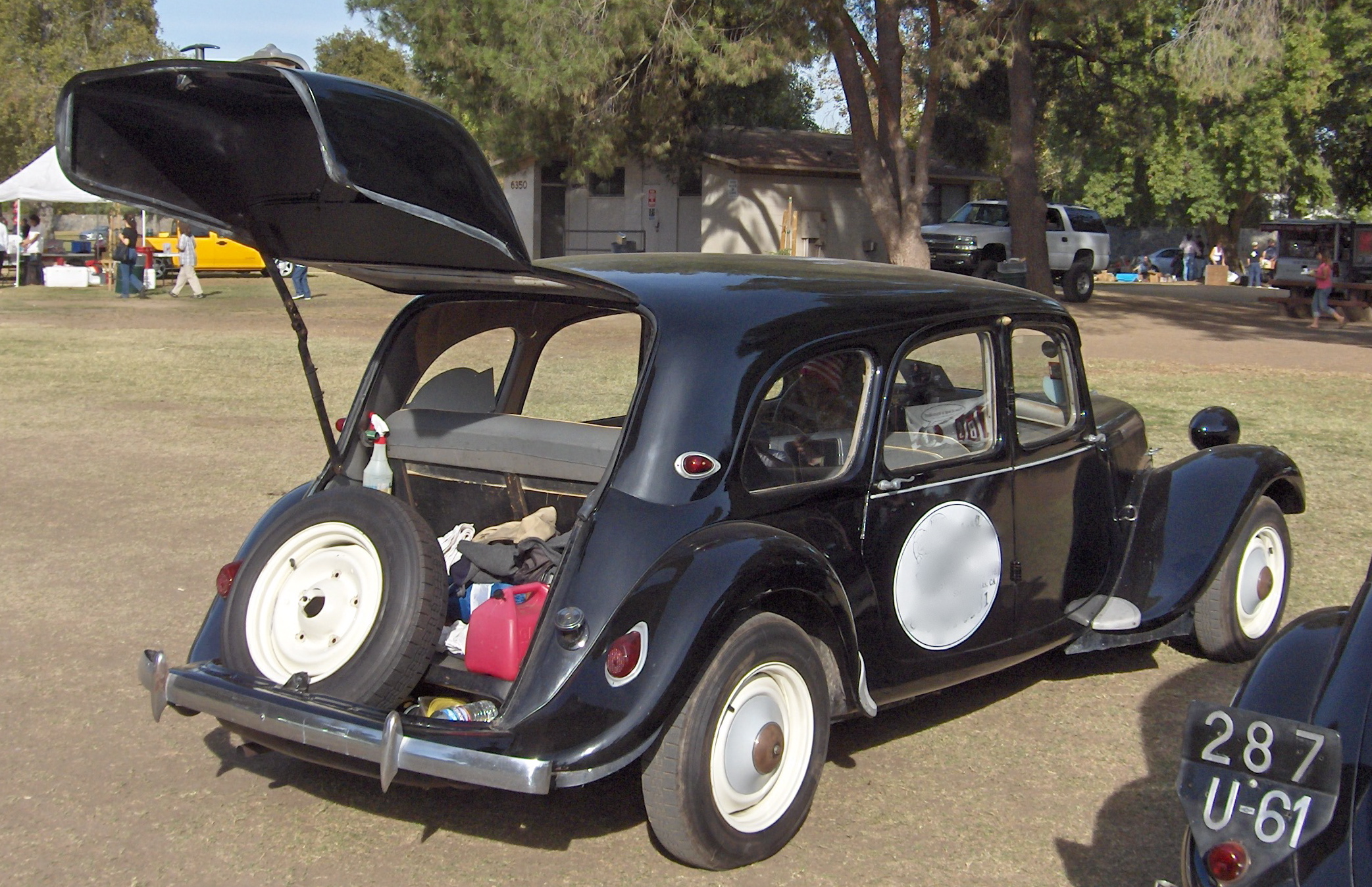 1938_Citroen_hatchback.jpg