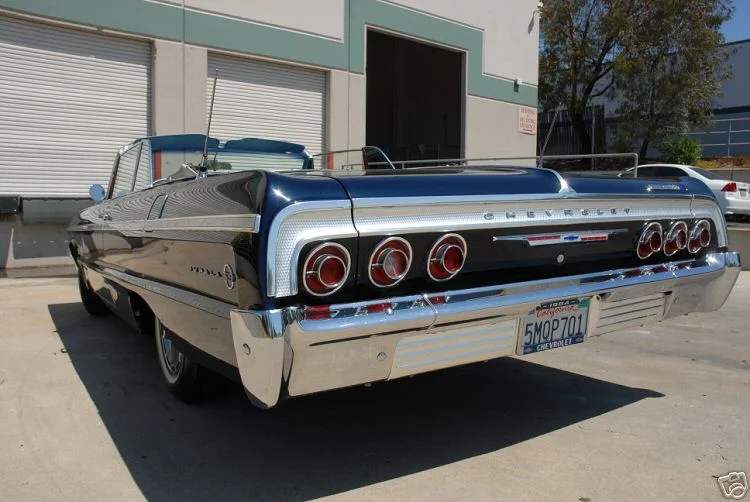 1964-Impala-SS-Dayton-Blue-convertible-04.webp