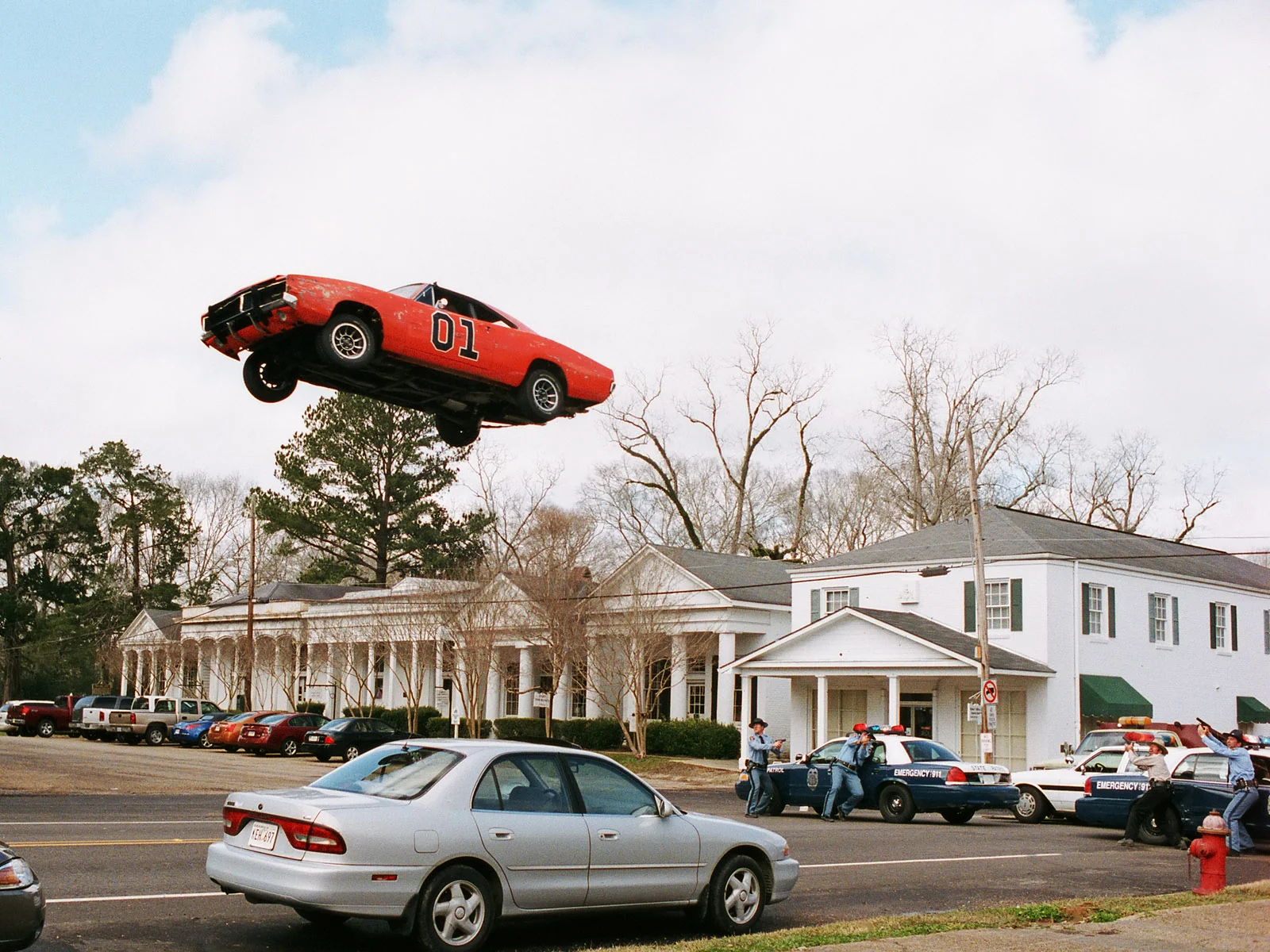 1969-Dodge-Charger-General-Lee-DOH-Jump-Police-Cars-1600x1200.webp