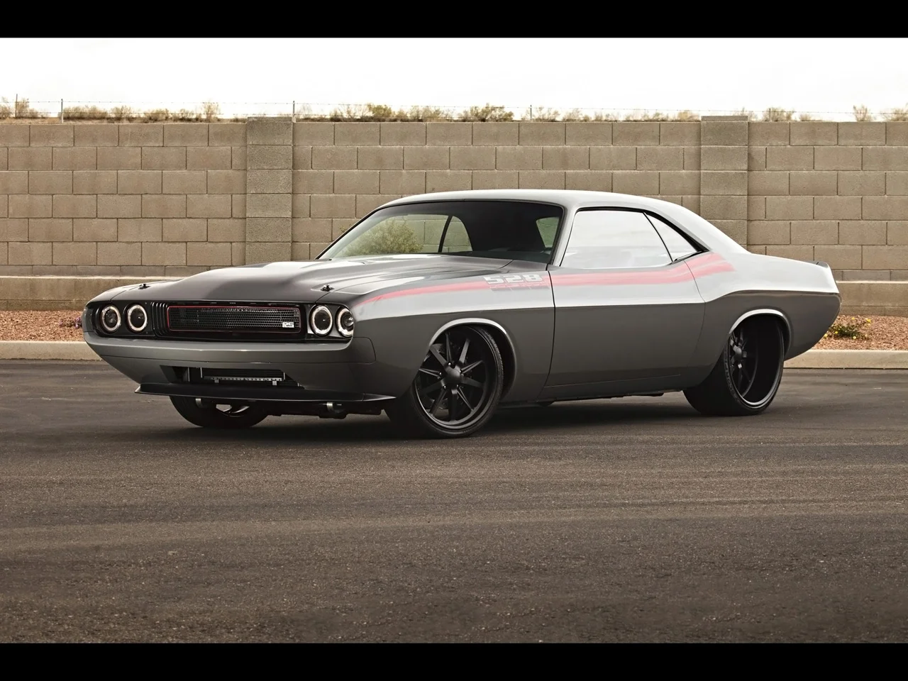 1970-Dodge-Challenger-by-Roadster-Shop-Front-And-Side-1280x960.webp