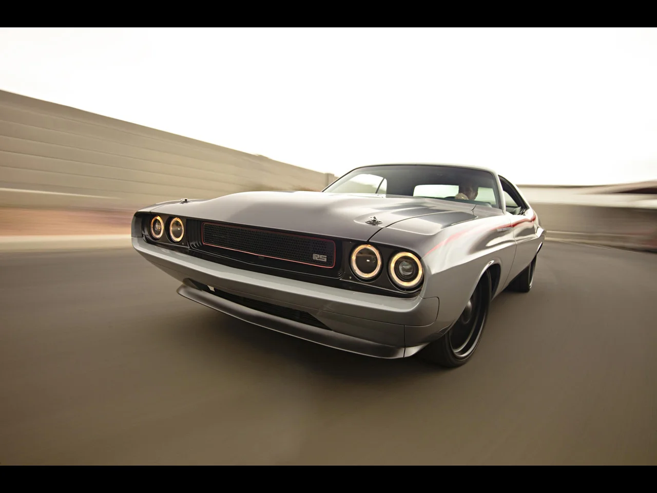 1970-Dodge-Challenger-by-Roadster-Shop-Front-Angle-Speed-1280x960.webp