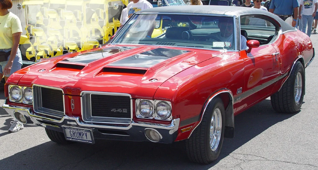 1971-Oldsmobile-442-Red-fa-d-sy.webp