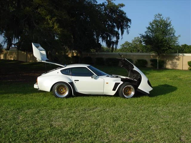 1971_Datsun_240Z_Primadonna_005_9303.webp