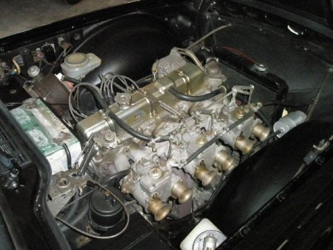 1972_Triumph_TR6_Roadster_Flared_and_Modified_Engine_1.jpg