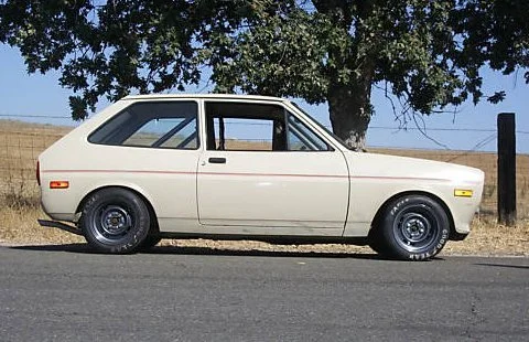 1978_Ford_Fiesta_Mk1_Race_Car_Side_1.webp