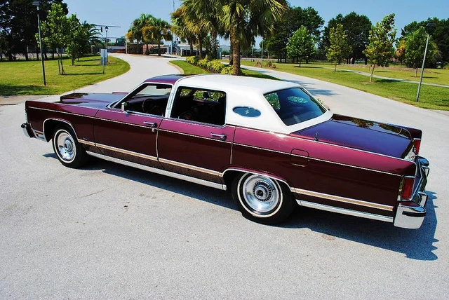 1978_Lincoln_Town_Car_Formal_Roof_zpsc95bbb58.webp