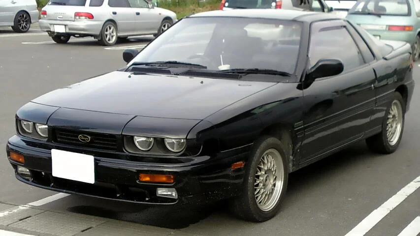 1990-1993_Isuzu_Piazza_01.webp