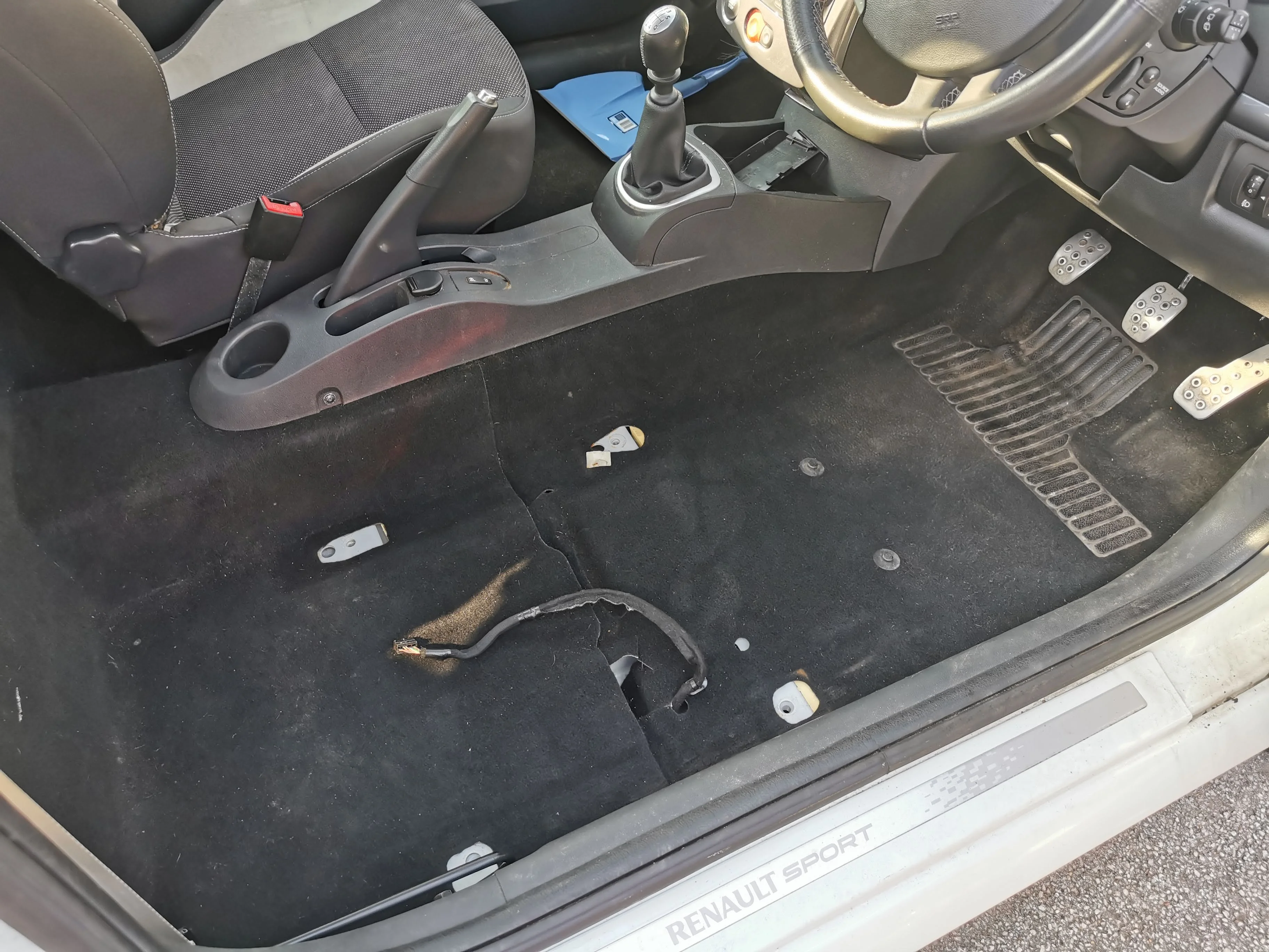 200 interior  (10).webp
