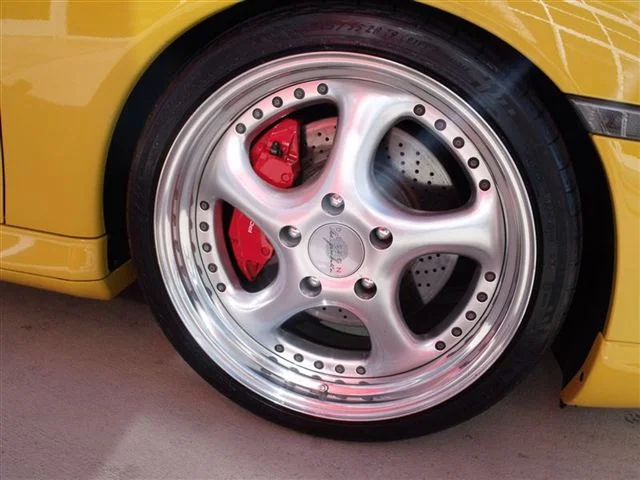 2002-Porsche-996-Turbo-Wheel1.webp