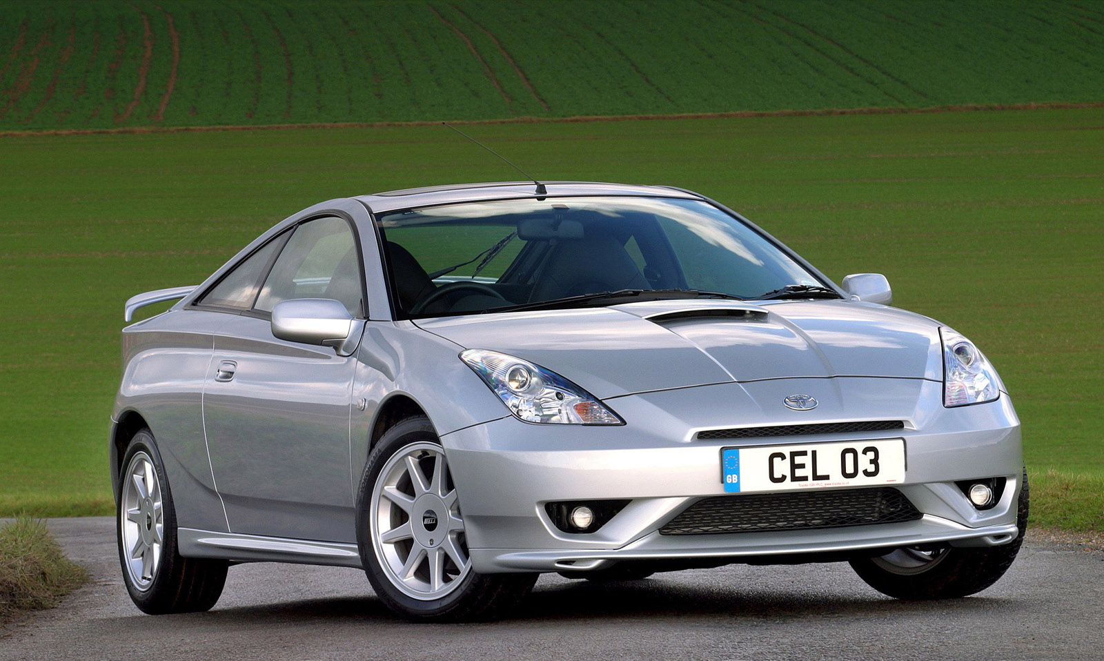 2003-toyota-celica-wallpaper-01.jpg