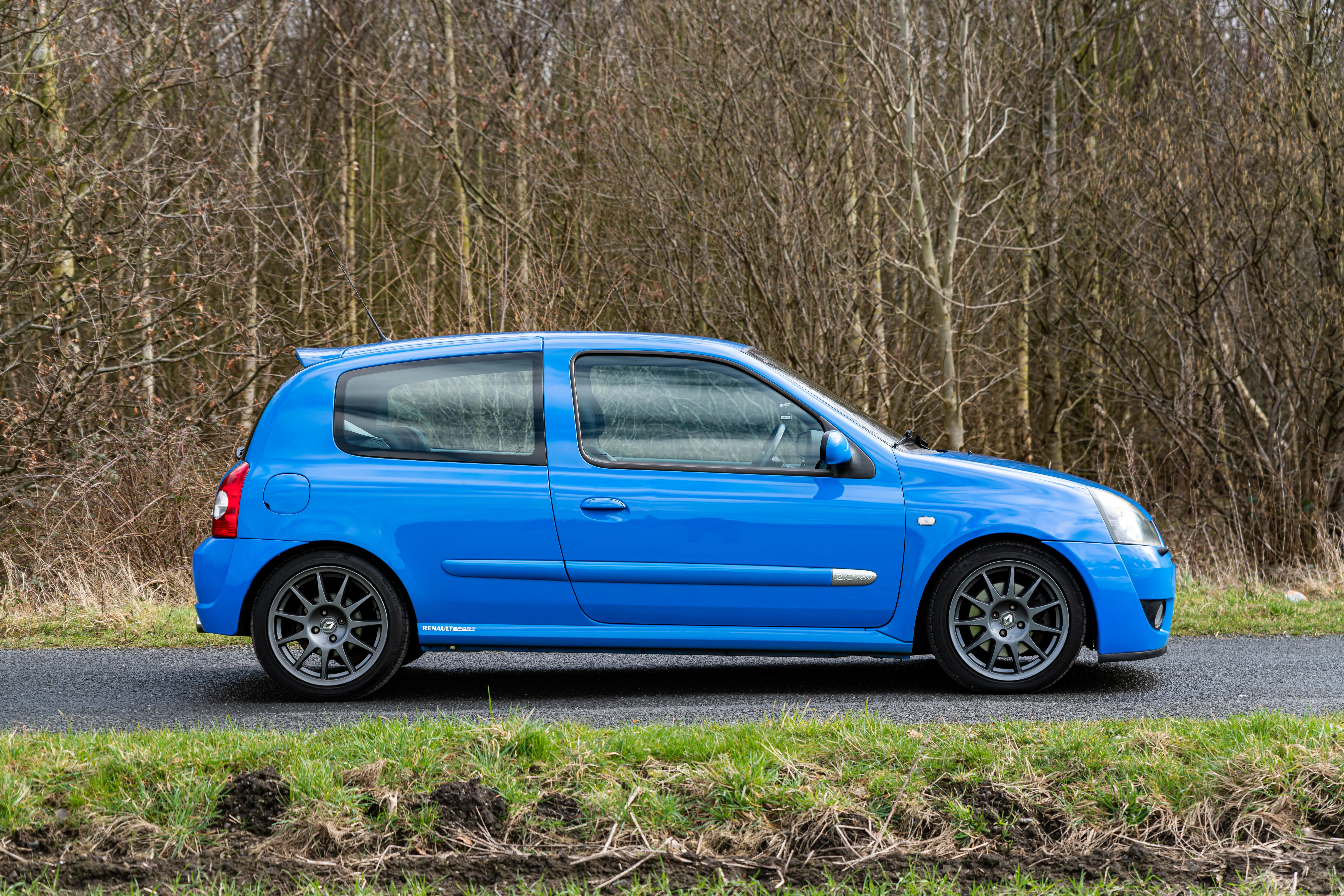 2004-renault-clio-6085dc8af2ec7.webp