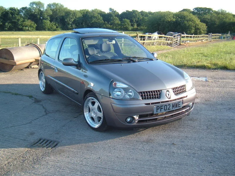 2004_0529clio0111.webp