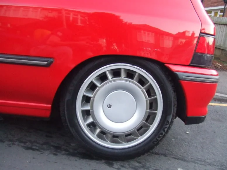 2005_0107new_car0030.webp