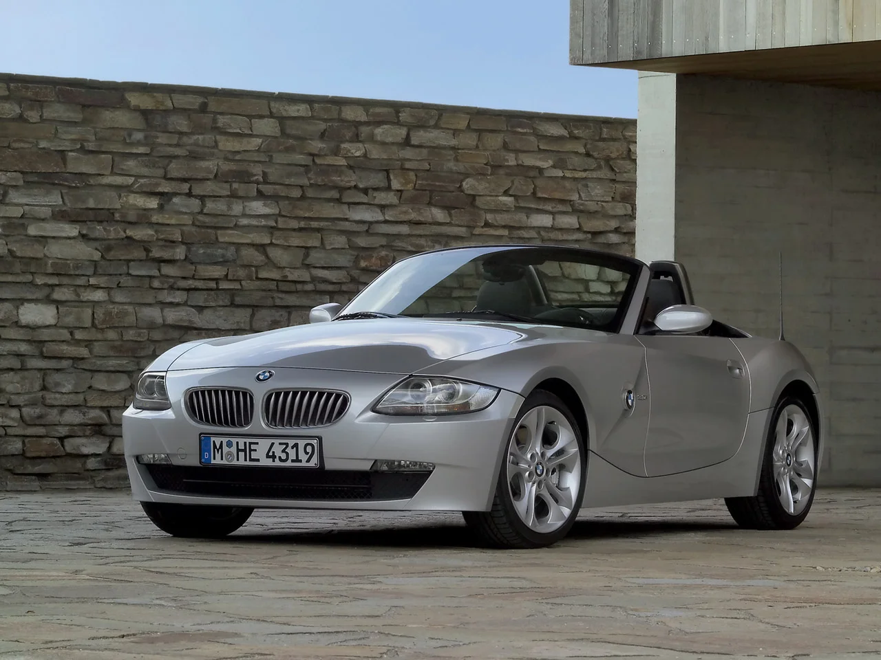 2006-BMW-Z4-M-Roadster-Silver-SA-1280x960.webp
