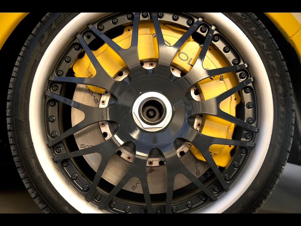 2006-Evolve-Volvo-C30-Concept-Wheel-1280x960.webp
