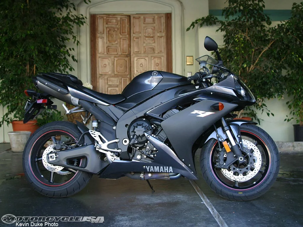 2007_Yamaha_R1_1.webp