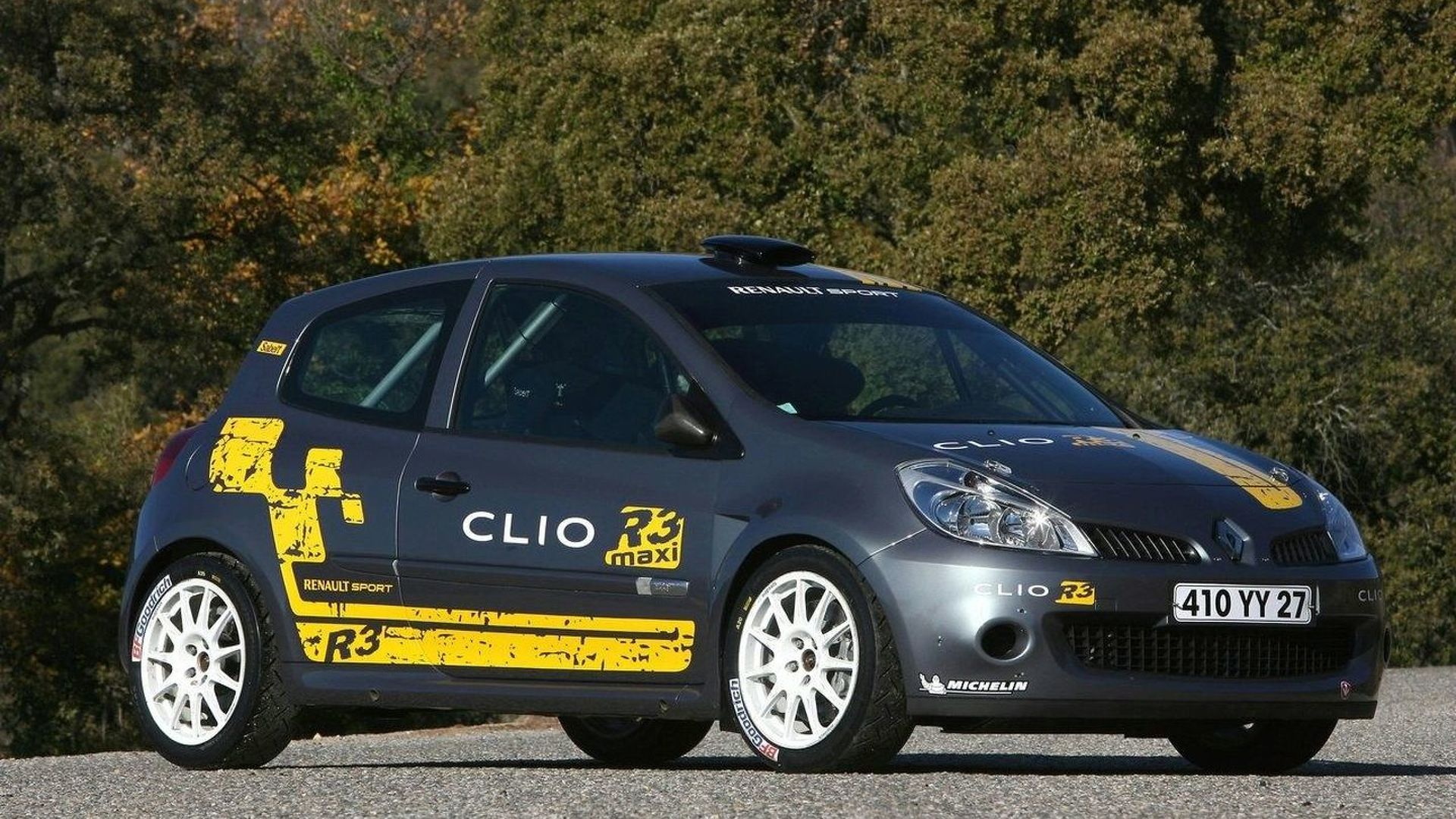 2008-574-clio-renaultsport-r3-access1.jpg